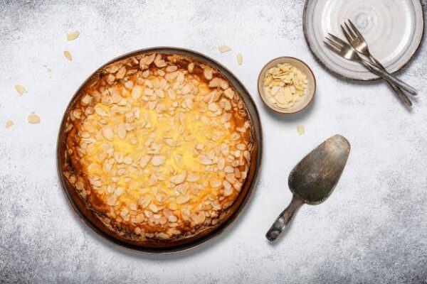 Tarte Amêndoa (15€/kg) - O Gato Comeu-Te A Língua. Gaia. Porto